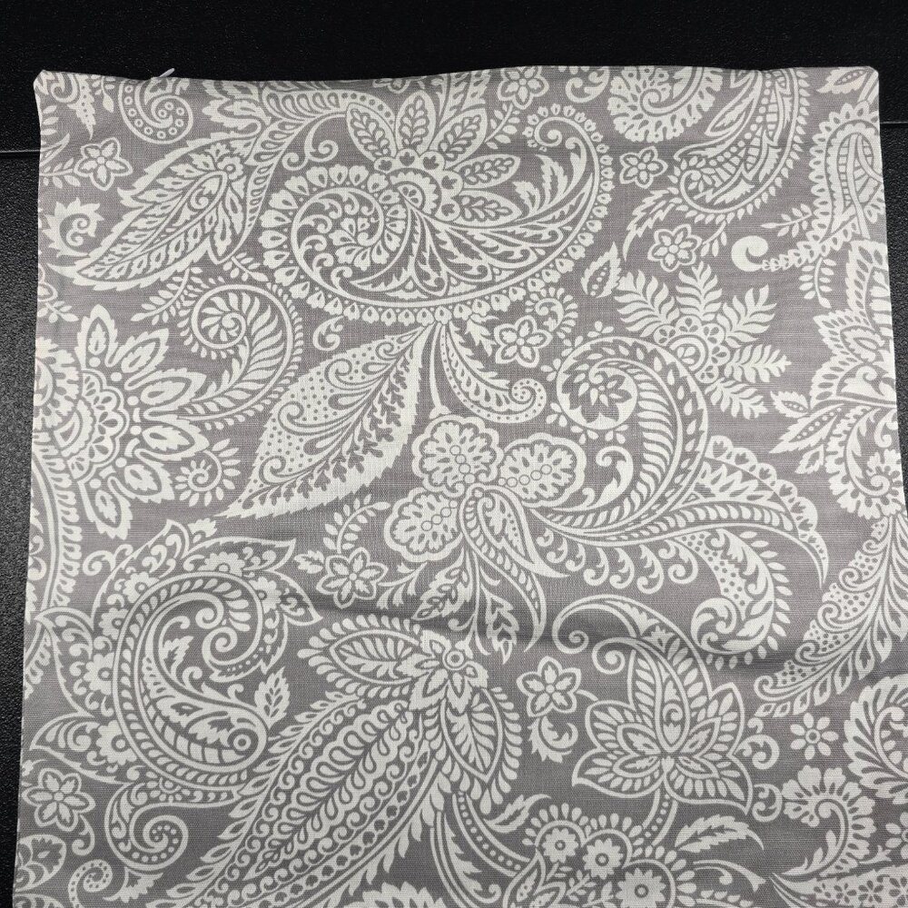 Set of 2 Gray Throw Pillow Covers 18x18. - Picture 2 of 2